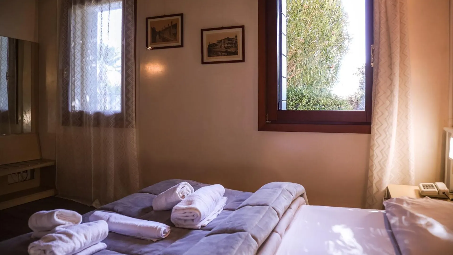 Hotel Villa Sara Местре
