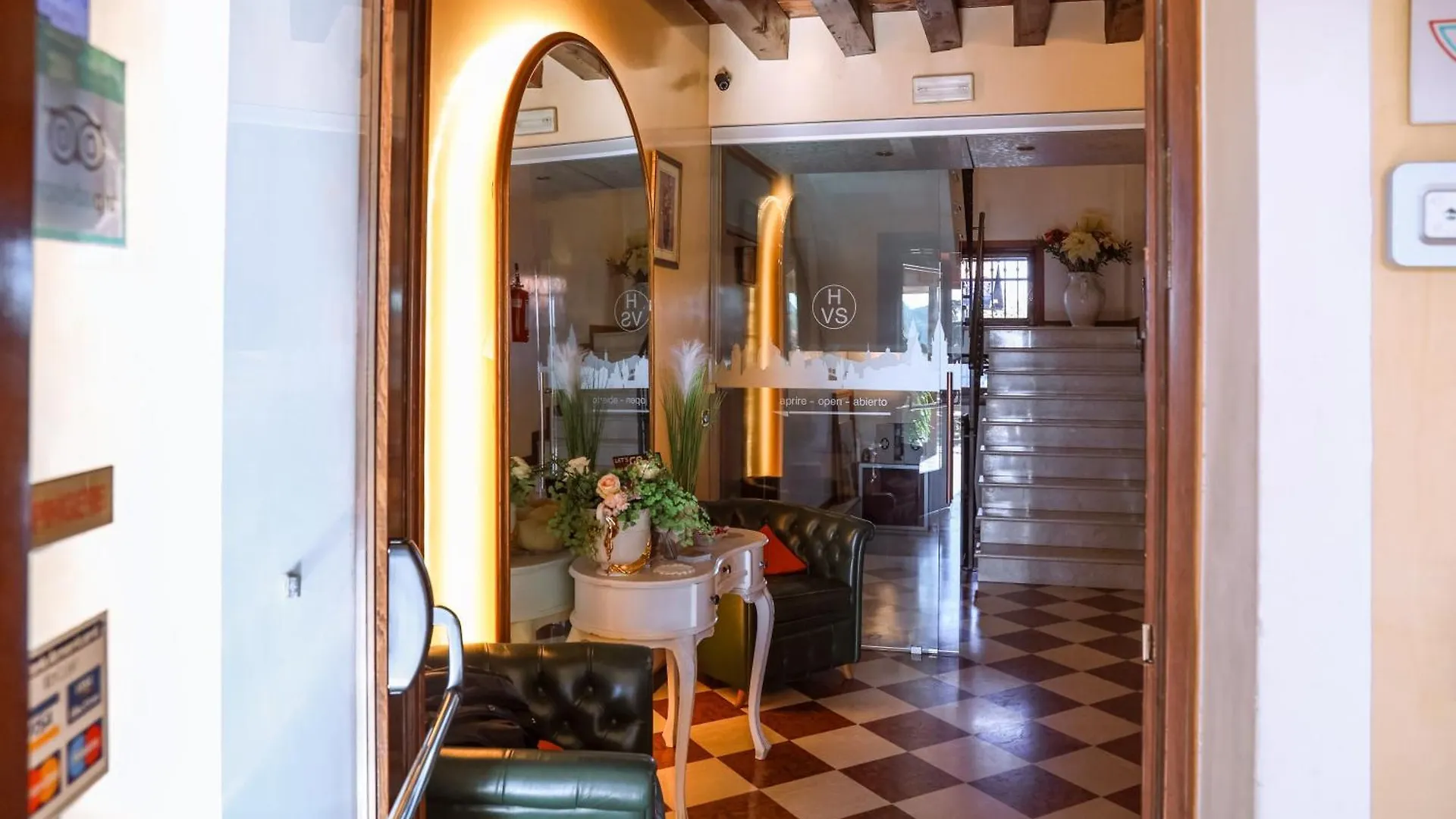 Hotel Villa Sara ميستر