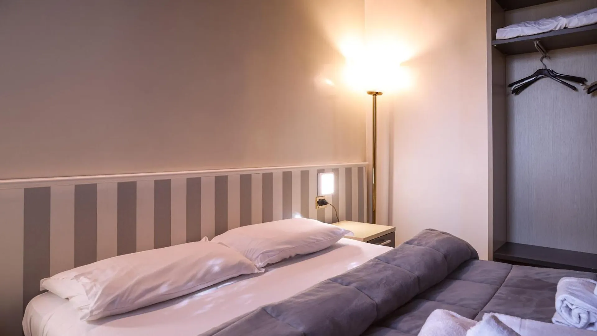 Hotel Villa Sara Местре 3*,  Италия