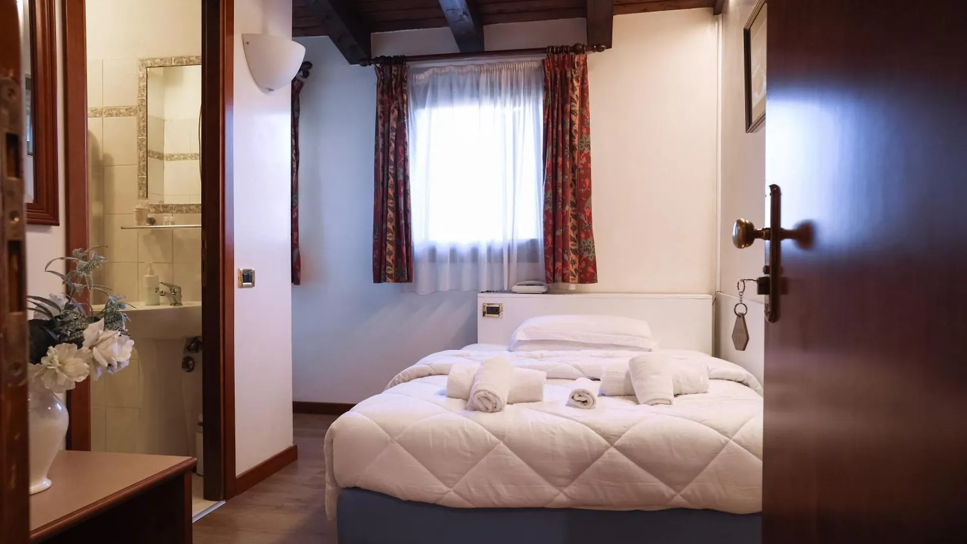Hotel Villa Sara Местре