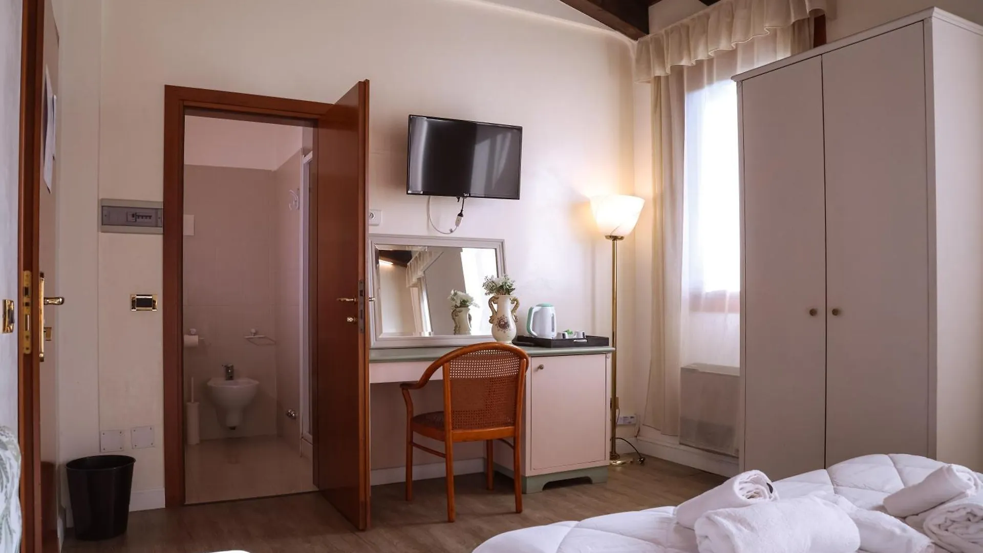 Hotel Villa Sara Местре