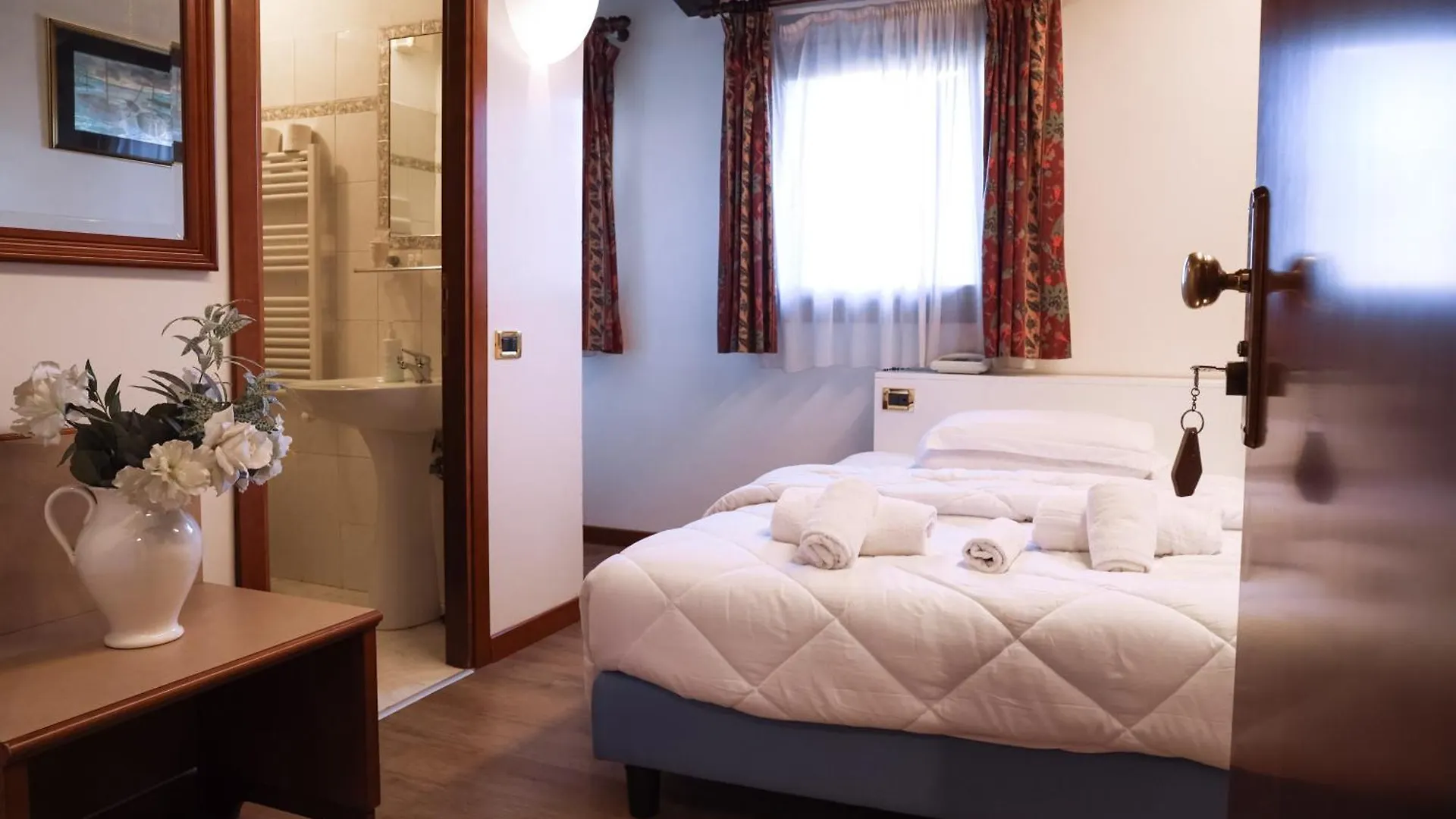 Hotel Villa Sara Местре