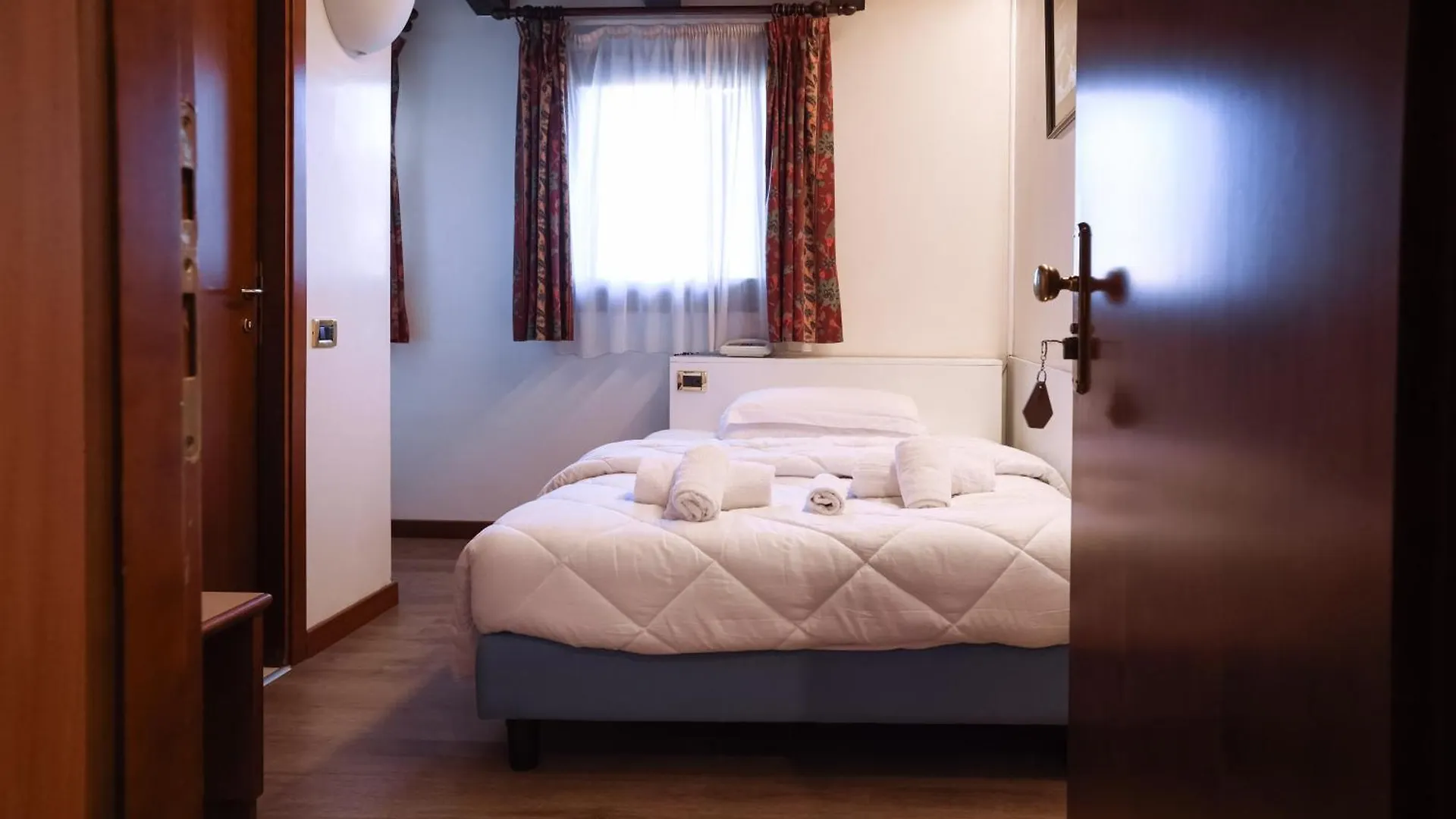 Hotel Villa Sara Местре