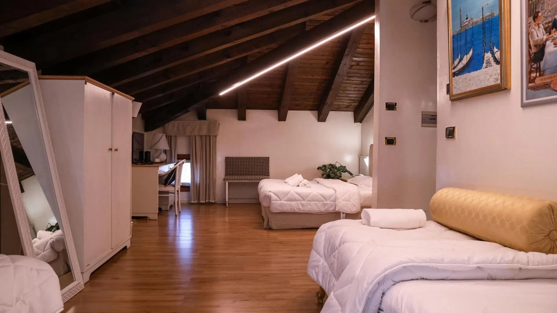 Hotel Villa Sara Mestre 3*,
