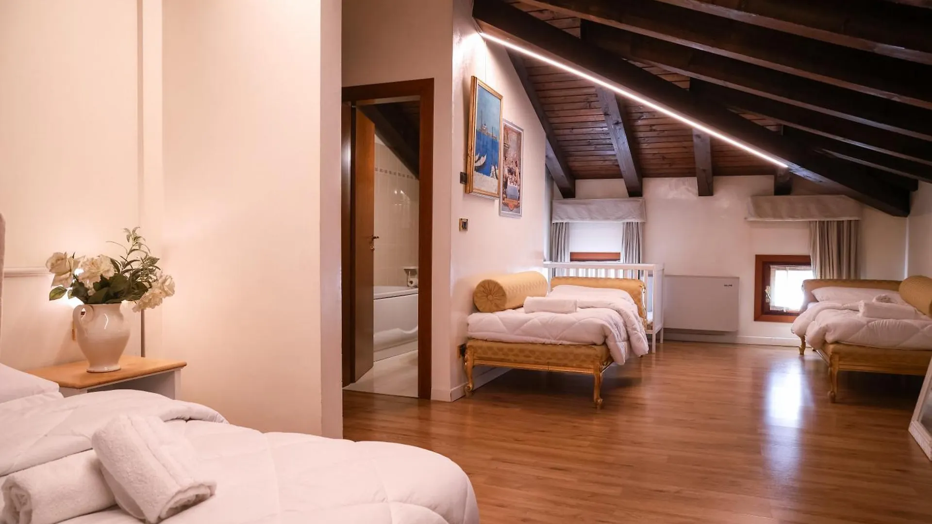 Hotel Villa Sara ميستر